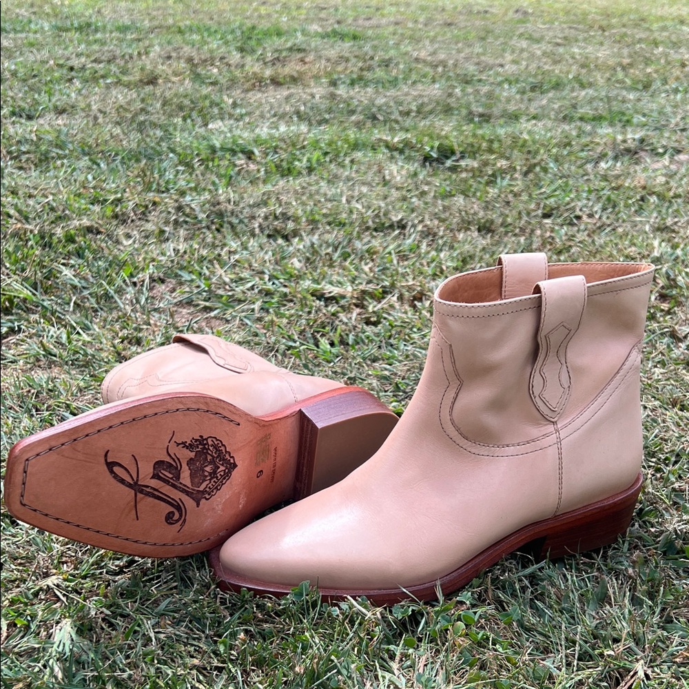 Elegant Tan Leather Free People Ankle Boots